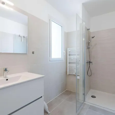 T3 Climatise, Proche Plage, Neuf, Wifi Inclus, Parking Prive - Fr-1-409-230 *