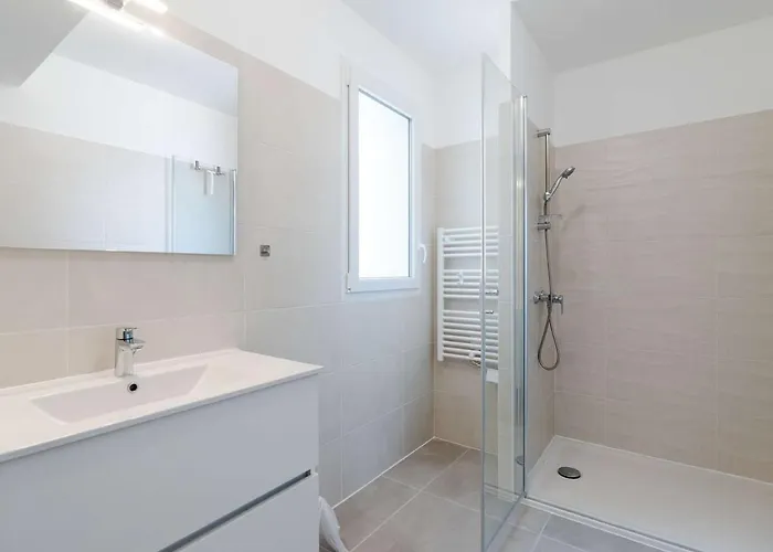 T3 Climatise, Proche Plage, Neuf, Wifi Inclus, Parking Prive - Fr-1-409-230 *